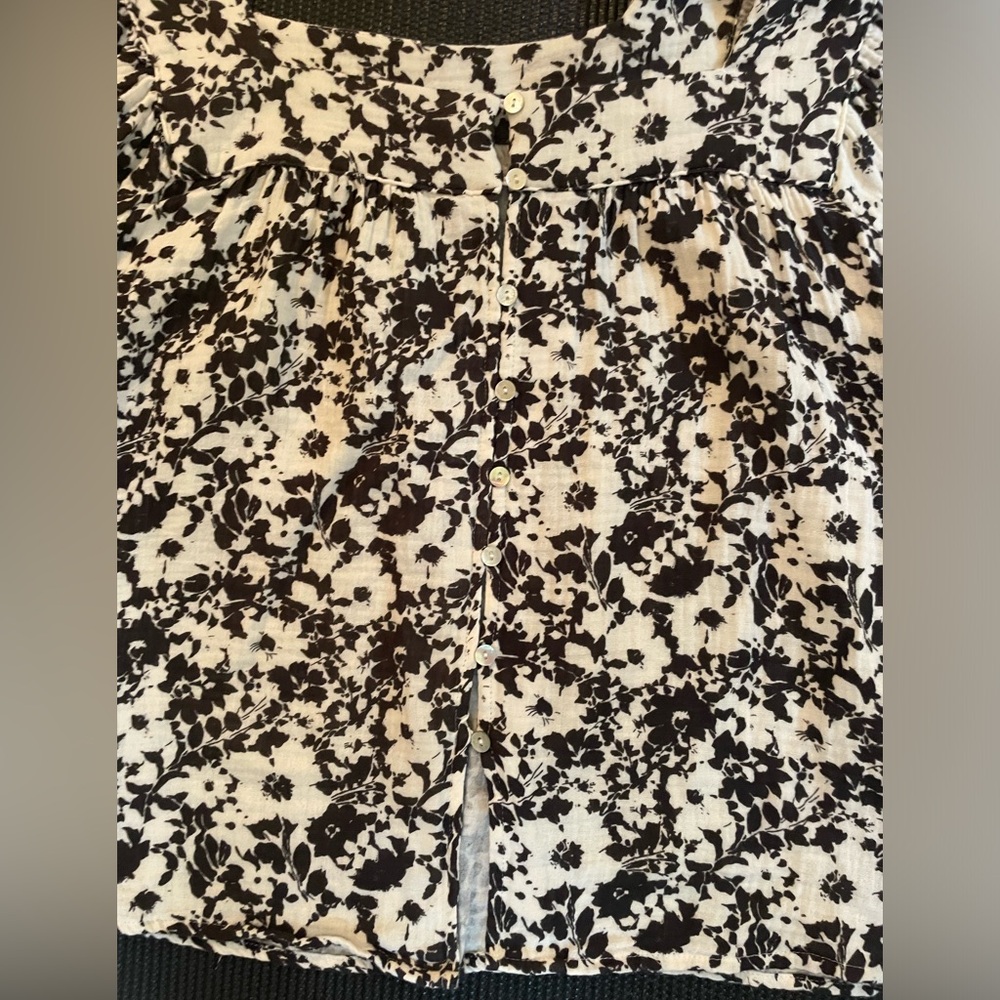 Rails Magnolia Cameo Print Black & White Button F… - image 8